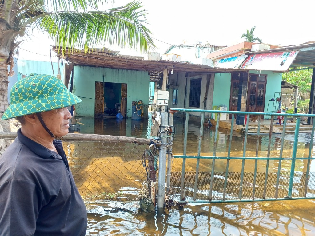 Quảng Nam: Ngập úng bủa vây nhà dân cạnh các dự án tại phường Điện Dương