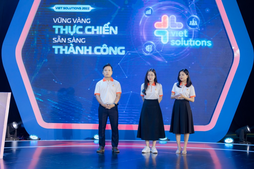 Hình ảnh đội Retex trong phần thi chung kết