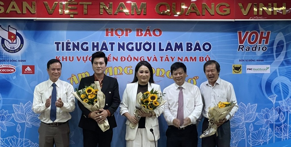 Lần đầu tổ chức hội thi ca cổ "Tiếng hát người làm báo"