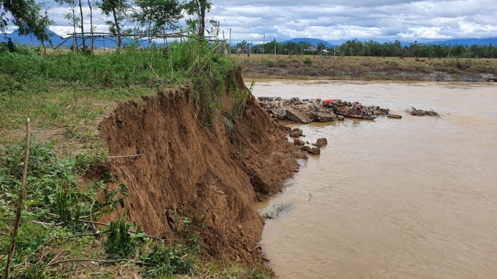 Quảng Nam: Đất canh tác trôi sông Vu Gia - Quảng Huế, người dân đứng ngồi không yên