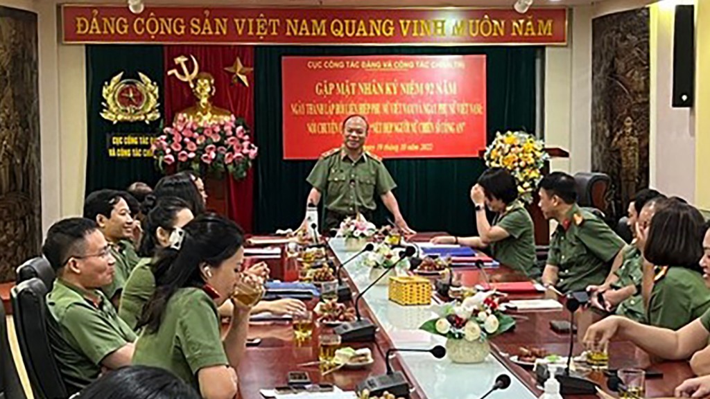 Thiếu tướng Lê Minh Quý phát biểu tại buổi gặp mặt