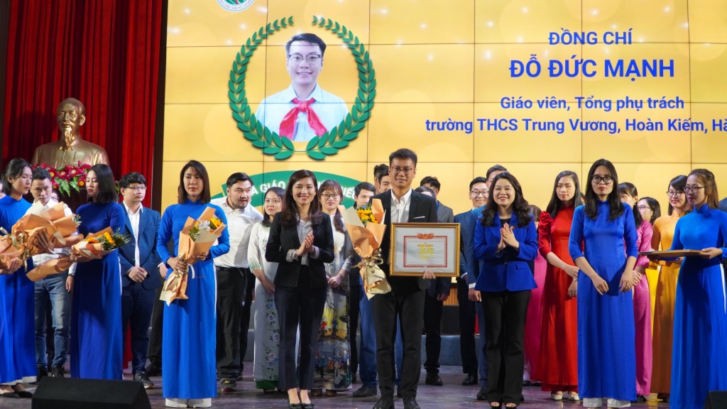 Vinh danh 157 “Học sinh 3 tốt” và 36 gương “Nhà giáo trẻ tiêu biểu”