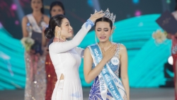 Đinh Như Phương bật khóc khi nhận vương miện Hoa hậu Biển Đảo Việt Nam 2022 giá trị 3,9 tỷ đồng