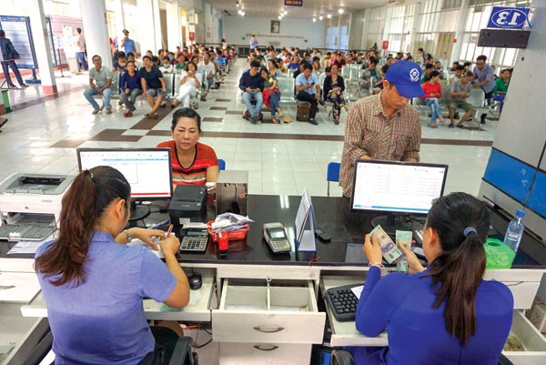 Người dân có thể mua vé tàu Tết Nguyên đán qua nhiều phương thức