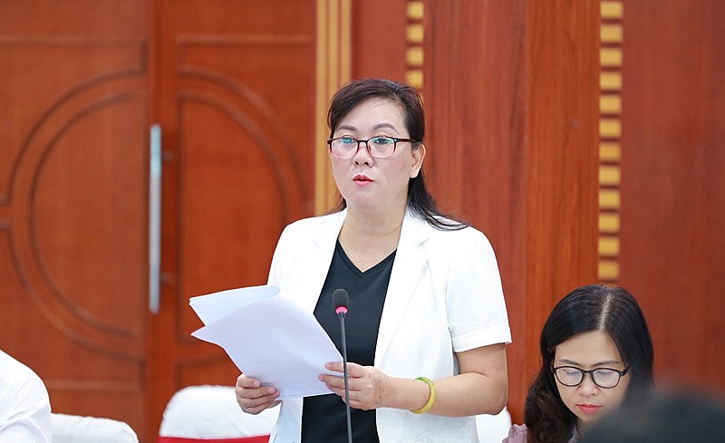 Phó Giám đốc Sở Thông tin và Truyền thông Hà Nội Nguyễn Thị Mai Hương báo cáo tại buổi kiểm tra.