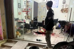 Ghen tuông, nam thanh niên đâm trọng thương 2 người trong tiệm làm tóc ở Bắc Ninh