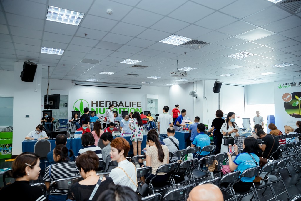 Thành viên độc lập và nhân viên Herbalife Việt Nam tham gia hiến máu tình nguyện