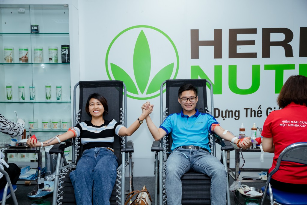 Thành viên độc lập và nhân viên Herbalife Việt Nam tham gia hiến máu tình nguyện