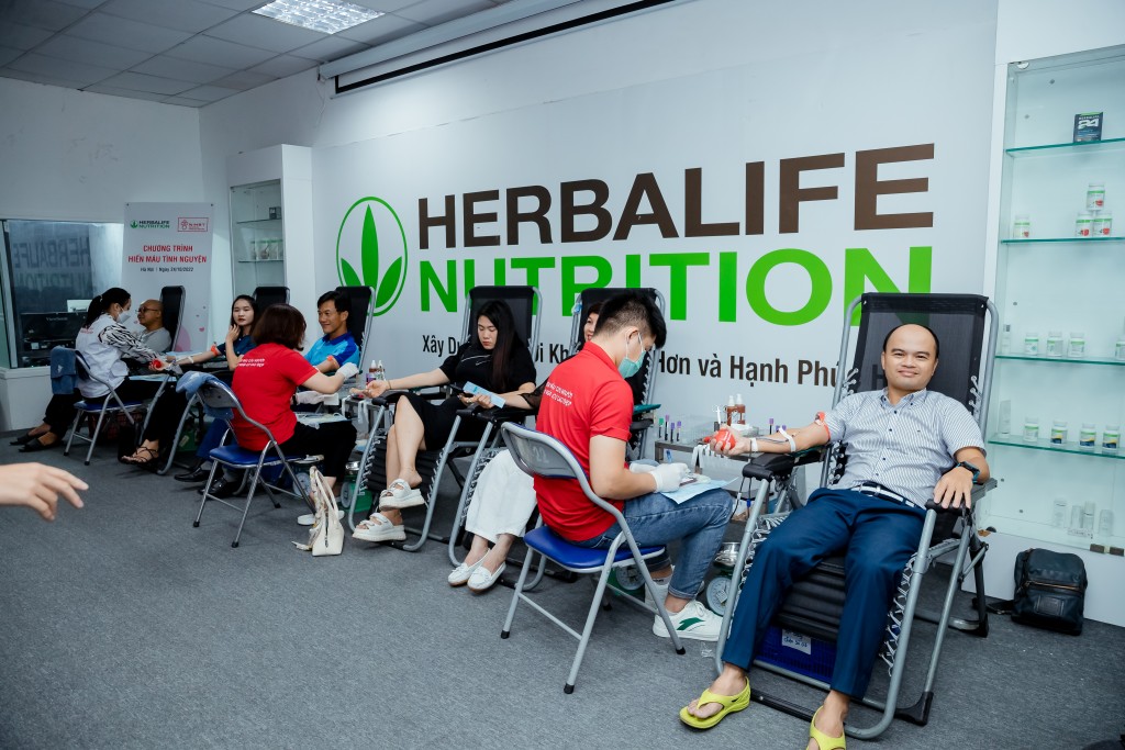 Thành viên độc lập và nhân viên Herbalife Việt Nam tham gia hiến máu tình nguyện