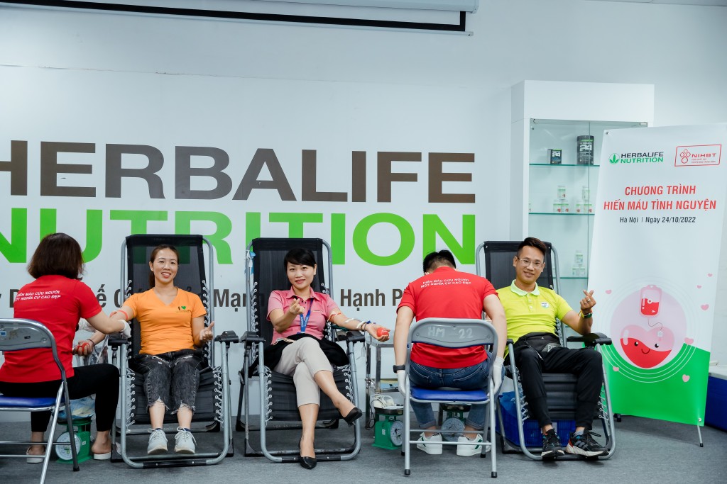 Thành viên độc lập và nhân viên Herbalife Việt Nam tham gia hiến máu tình nguyện