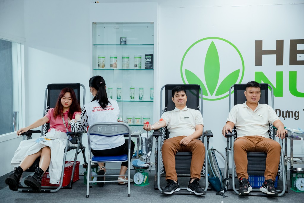 Thành viên độc lập và nhân viên Herbalife Việt Nam tham gia hiến máu tình nguyện