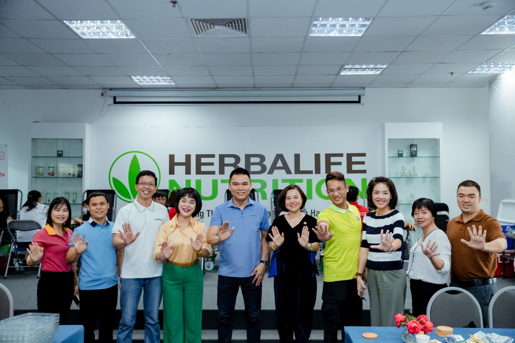 Thành viên độc lập và nhân viên Herbalife Việt Nam tham gia hiến máu tình nguyện