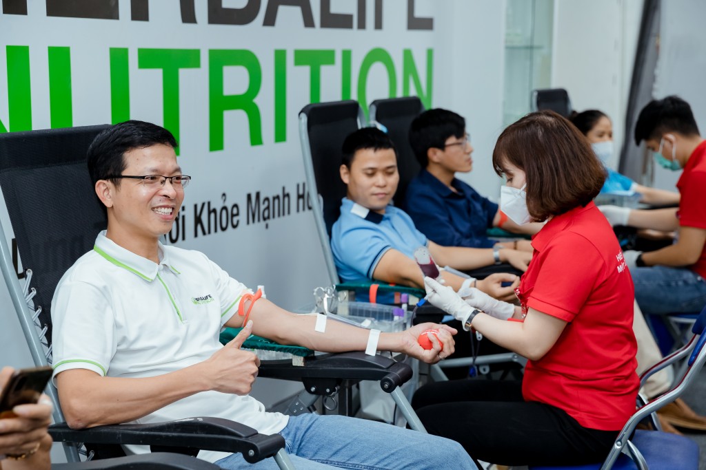 Thành viên độc lập và nhân viên Herbalife Việt Nam tham gia hiến máu tình nguyện