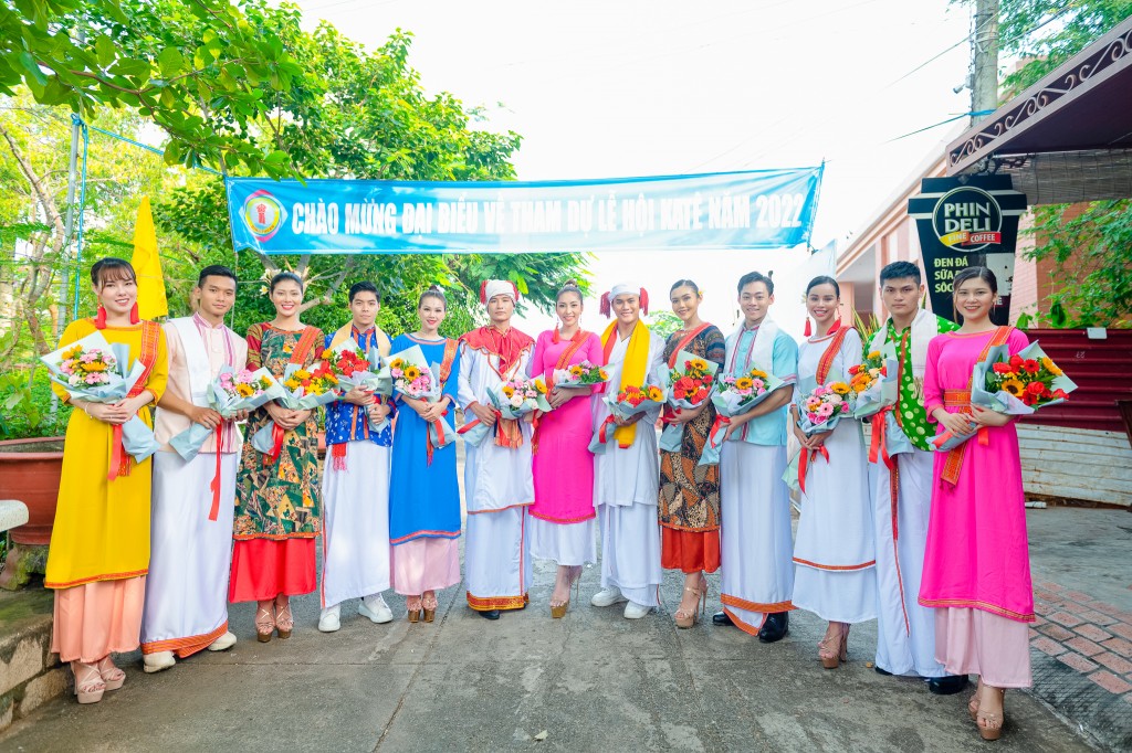 Dàn Nam vương, Hoa hậu tham gia Lễ hội Katê