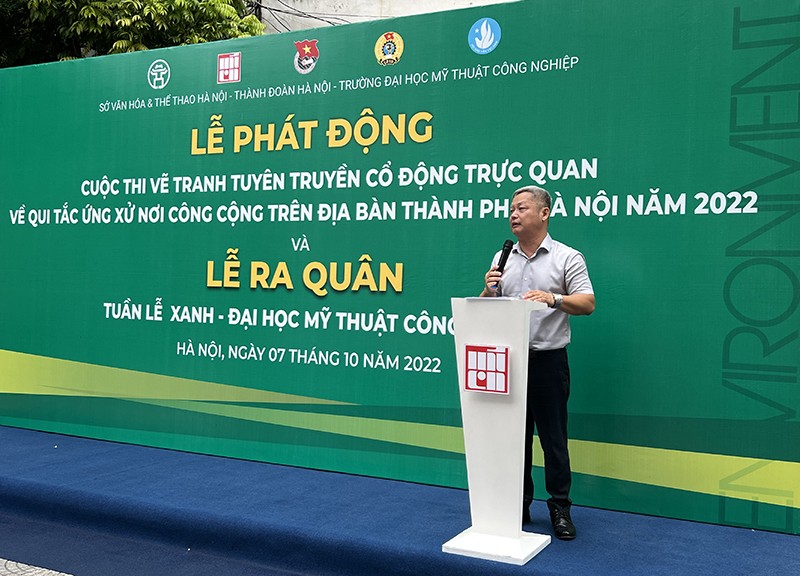 Đồng chí Bùi Minh Hoàng - Trưởng phòng Nếp sống xây dựng văn hoá và gia đình (Sở Văn hoá và Thể thao Hà Nội) phát biểu tại lễ phát động.