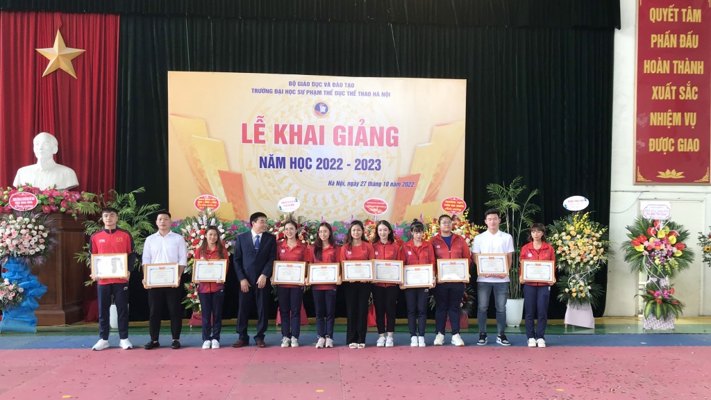 Đại học Sư phạm TDTT Hà Nội long trọng khai giảng năm học mới