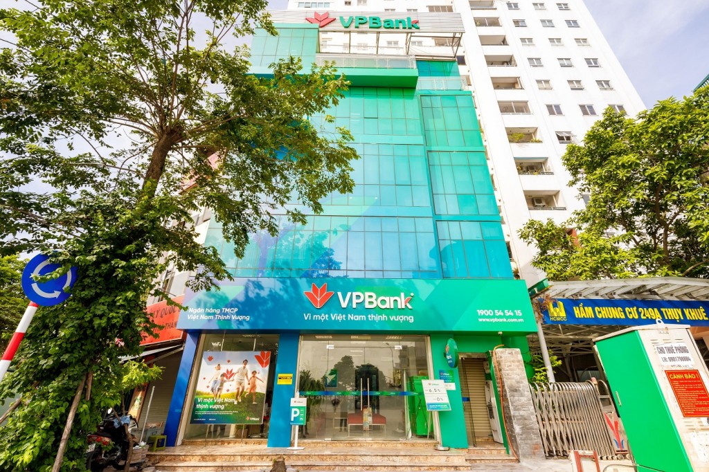 “Cơn mưa quà tặng” khi gửi tiết kiệm tại VPBank dịp cuối 2022