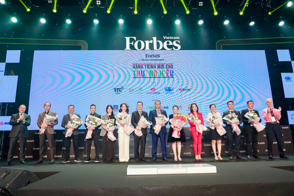 Tạp chí Forbes Việt Nam vinh danh các ngân hàng, tổ chức tín dụng vào “Top những thương hiệu tài chính”