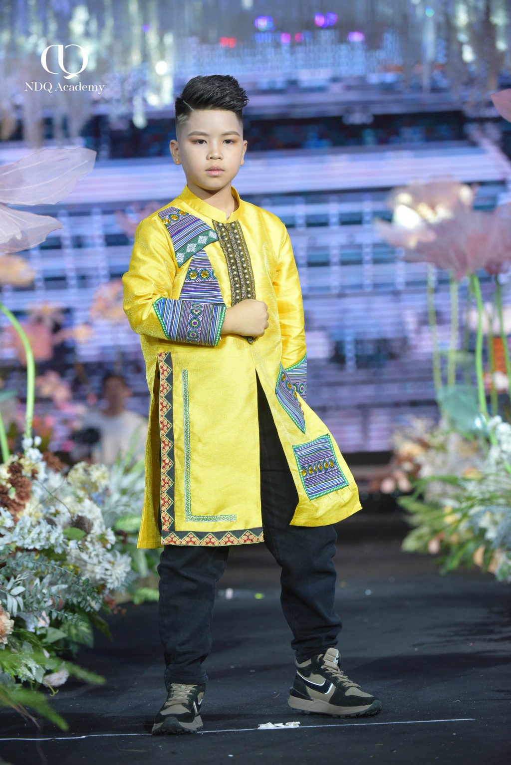 Bé Hoàng Bảo Bé Hoàng Bảo