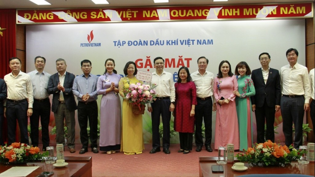 Petrovietnam gặp mặt nữ cán bộ nhân viên cơ quan dịp 20/10