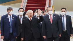 Hình ảnh Tổng Bí thư Nguyễn Phú Trọng đến sân bay quốc tế Bắc Kinh