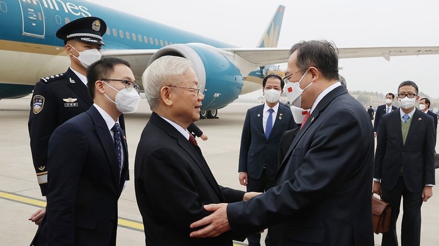 Hình ảnh Tổng Bí thư Nguyễn Phú Trọng đến sân bay quốc tế Bắc Kinh
