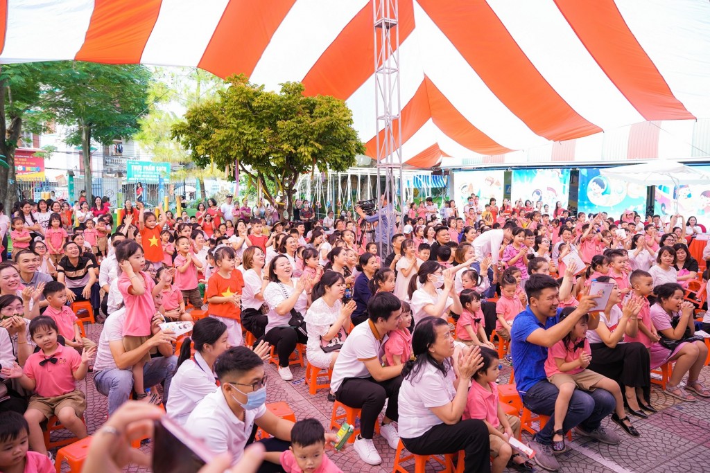 Chương trình thu hút đông đảo cha mẹ, phụ huynh tham gia là tín hiệu tích cực cho thấy sự quan tâm và ý thức về tầm quan trọng của việc chăm sóc nuồi dạy con em