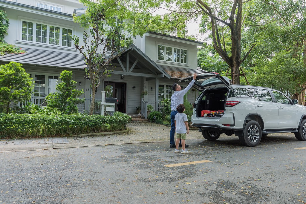 Toyota Việt Nam chính thức giới thiệu Fortuner 2022: “Lướt hành trình, đậm dấu ấn”