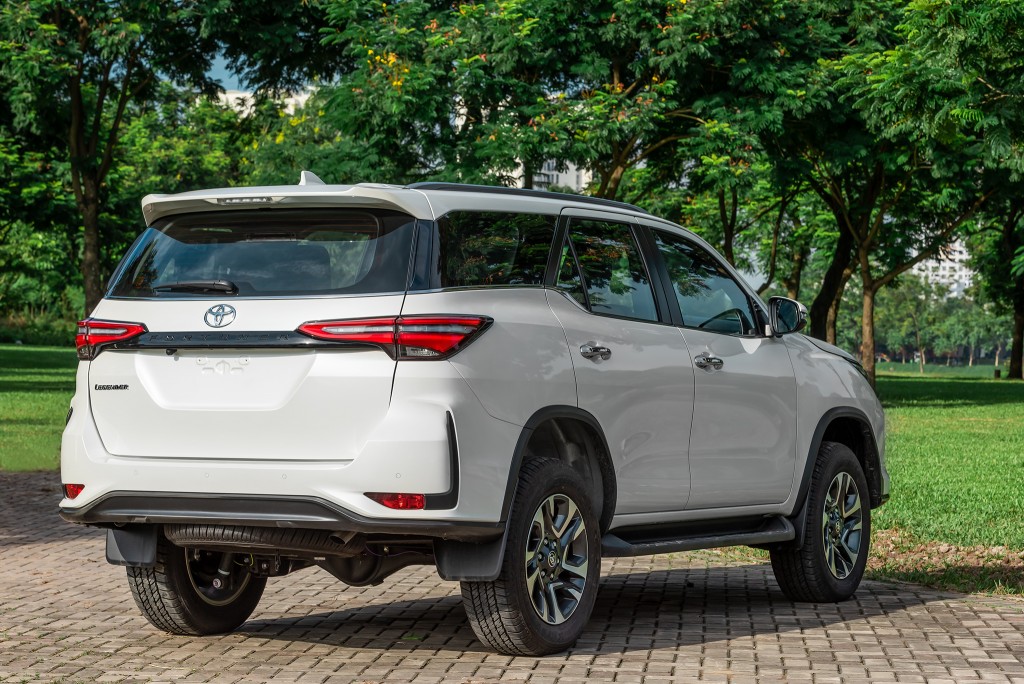 Toyota Việt Nam chính thức giới thiệu Fortuner 2022: “Lướt hành trình, đậm dấu ấn”