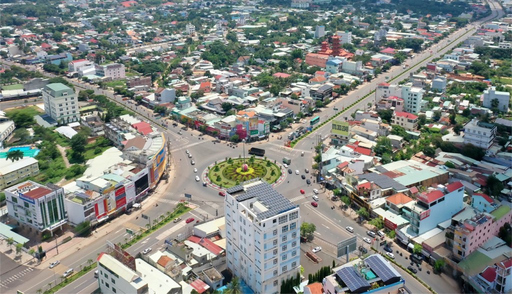 Hạ tầng giao thông của Đồng Xoài được xây dựng đồng bộ, hiện đại  tạo lực thúc đẩy phát triển đô thị 