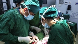 Nghệ An: Cắt tử cung cứu sản phụ bị tai biến nặng