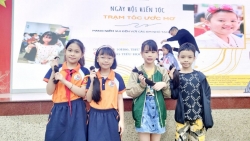 Học sinh Tiểu học Việt Nam - Cu Ba hiến tóc cho bạn nhỏ ung thư