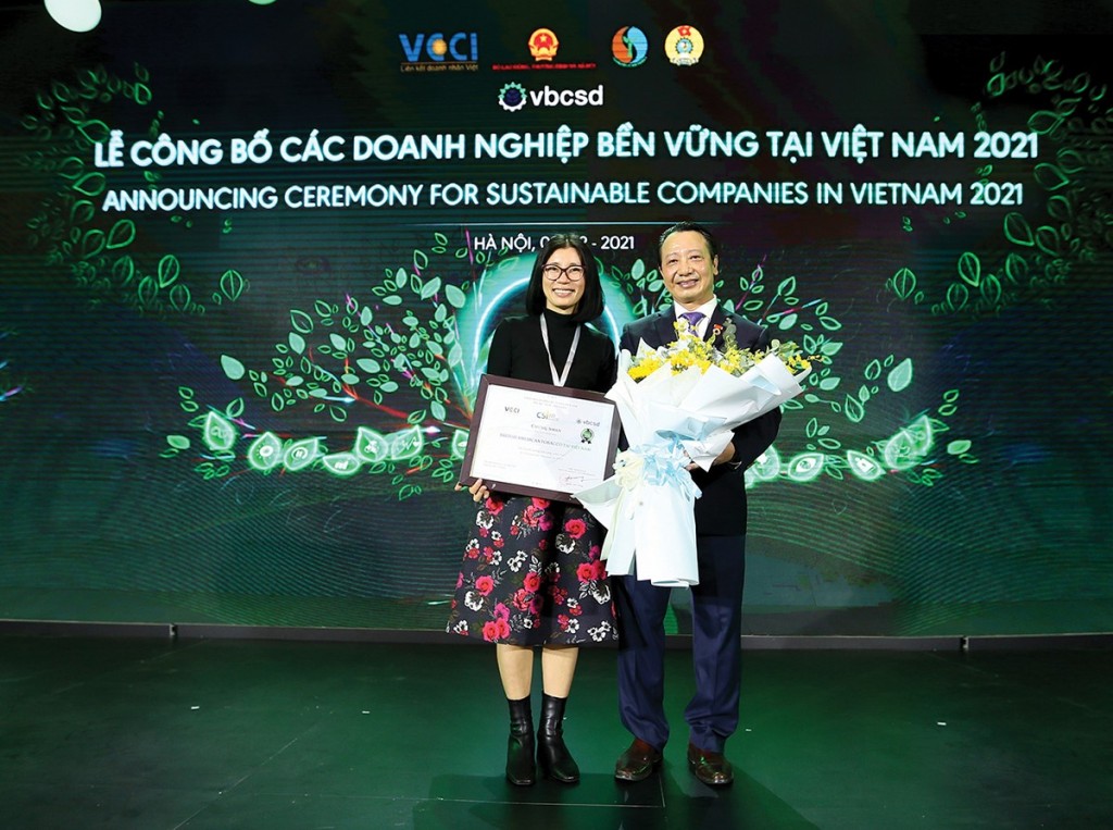 Trong năm 2017, 2018 và 2021, BAT Việt Nam được vinh danh trong danh sách 100 Doanh nghiệp Bền vững Việt Nam do Hội đồng Doanh nghiệp vì sự phát triển bền vững Việt Nam (VBCSD) bình chọn.