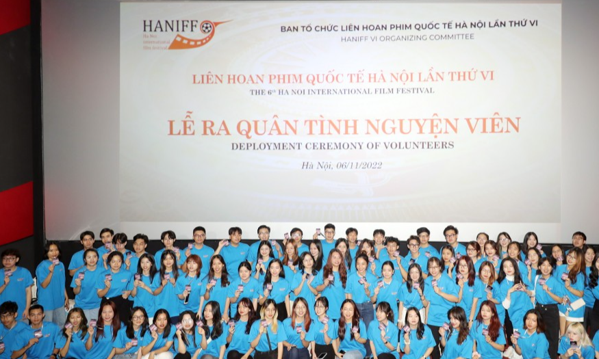 Hàng trăm tình nguyện viên sẵn sàng phục vụ LHP Quốc tế Hà Nội 2022