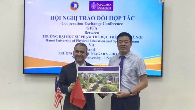 Đại học Sư phạm TDTT Hà Nội xúc tiến hợp tác với Đại học Niagar (Mỹ)
