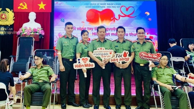 Sôi nổi hoạt động hiến máu tình nguyện tại Cục Quản lý Xuất nhập cảnh