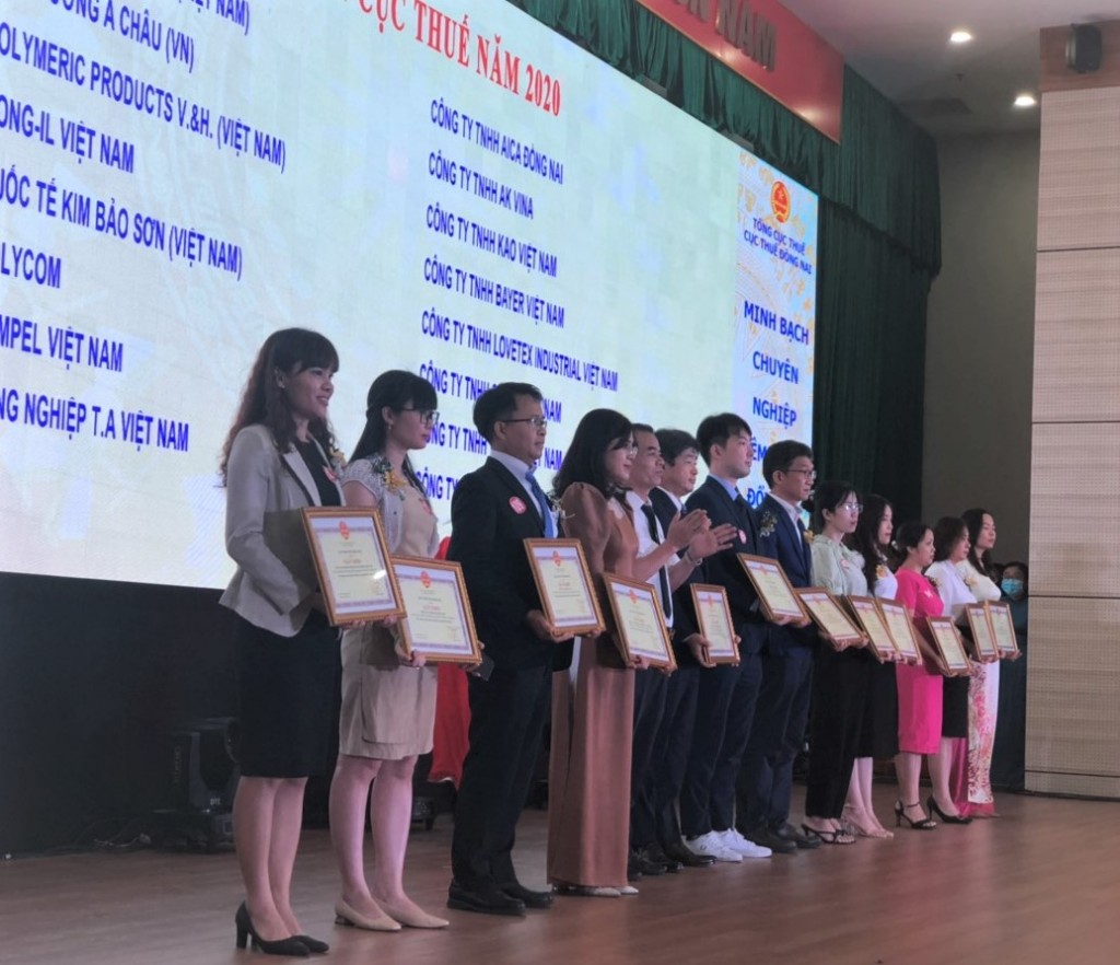 Nestlé Việt Nam nhận bằng khen từ Cục Thuế Đồng Nai tại Hội nghị Tuyên dương doanh nghiệp chấp hành tốt chính sách, pháp luật thuế năm 2020-2021, diễn ra ngày 8/11/2022