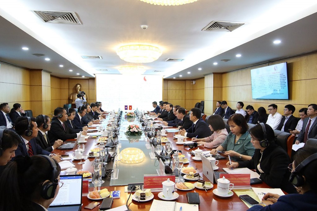 Toàn cảnh cuộc họp.