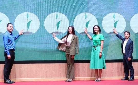 Các đại biểu bấm nút khởi động Chiến dịch vì 1 triệu cây tre Việt 2022