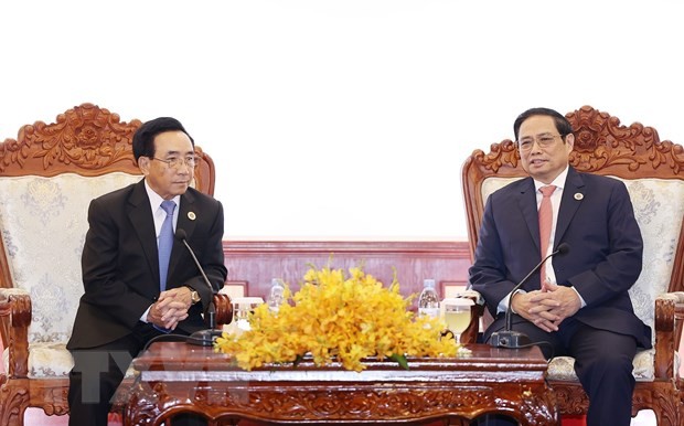 Thủ tướng Phạm Minh Chính gặp Thủ tướng Lào Phankham Viphavanh