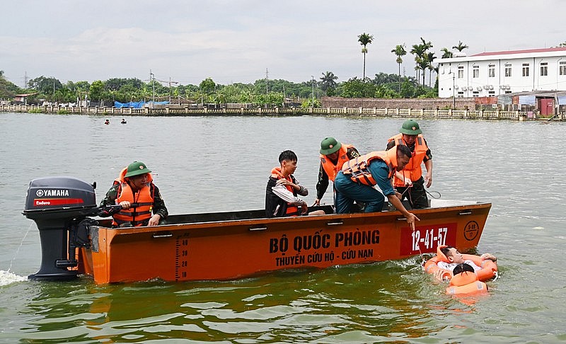 Ban Chỉ huy Phòng, chống thiên tai và tìm kiếm cứu nạn quận Bắc Từ Liêm tổ chức tập huấn, huấn luyện cho 143 cán bộ trong đội xung kích làm nhiệm vụ phòng, chống thiên tai và tìm kiếm cứu nạn năm 2022 của 11 phường trên địa bàn quận