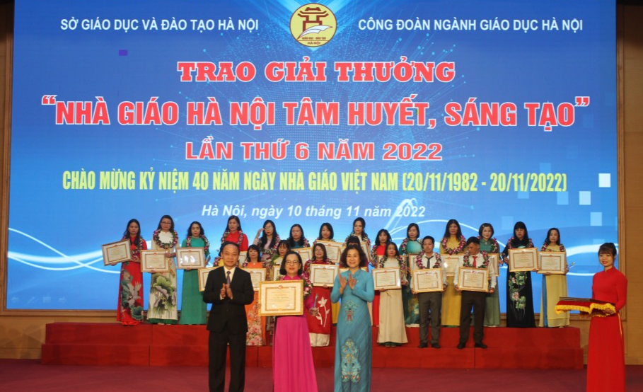 Hà Nội tôn vinh 150 nhà giáo tâm huyết, sáng tạo