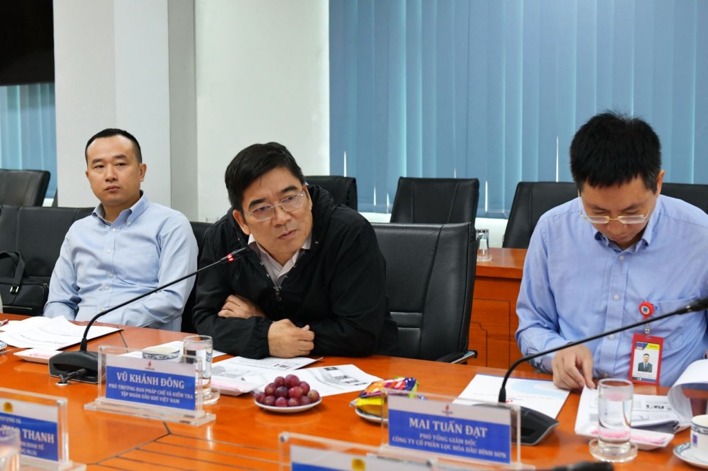 Phó Trưởng Ban Pháp chế và Kiểm tra PVN Vũ Khánh Đông phát biểu tại buổi làm việc