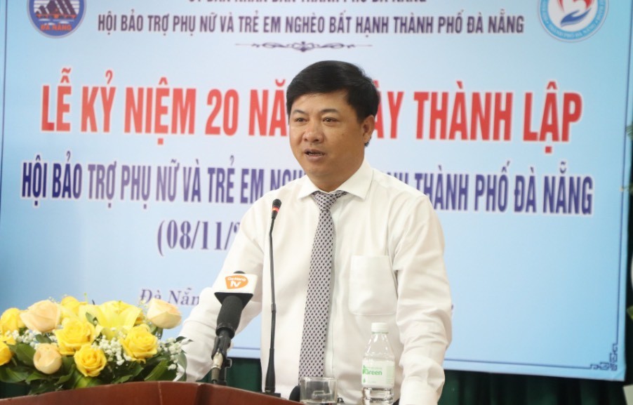 Chủ tịch HĐND TP Đà Nẵng - Lương Nguyễn Minh Triết đánh giá cao và biểu dương những đóng góp của Hội Bảo trợ Phụ nữ & Trẻ em nghèo bất hạnh thành phố (Ảnh Đ.Minh)