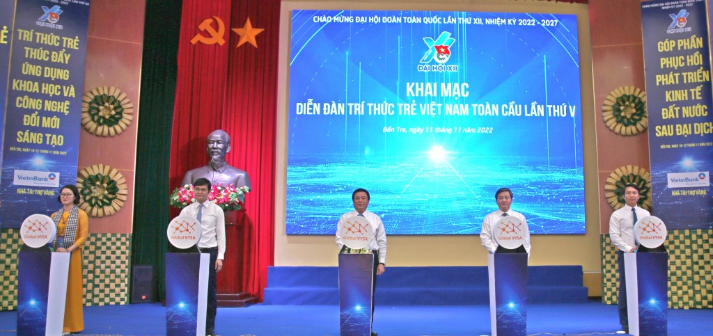 Khai mạc Diễn đàn