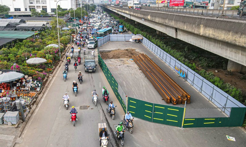 Bảo đảm an toàn giao thông khi thi công trên tuyến đường Nguyễn Xiển