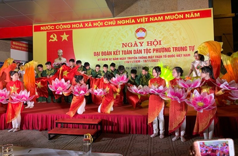 Tiết mục văn nghệ chào mừng Ngày hội Đại đoàn kết toàn dân tộc phường Trung Tự