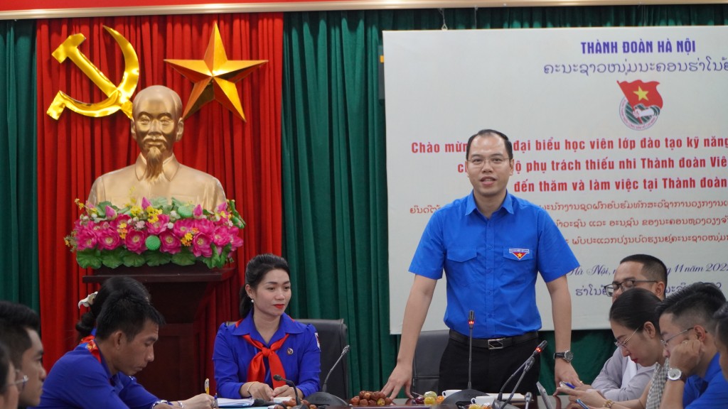 Đoàn đại biểu cán bộ phụ trách thiếu nhi Thành đoàn Viêng Chăn thăm, làm việc tại Thành đoàn Hà Nội