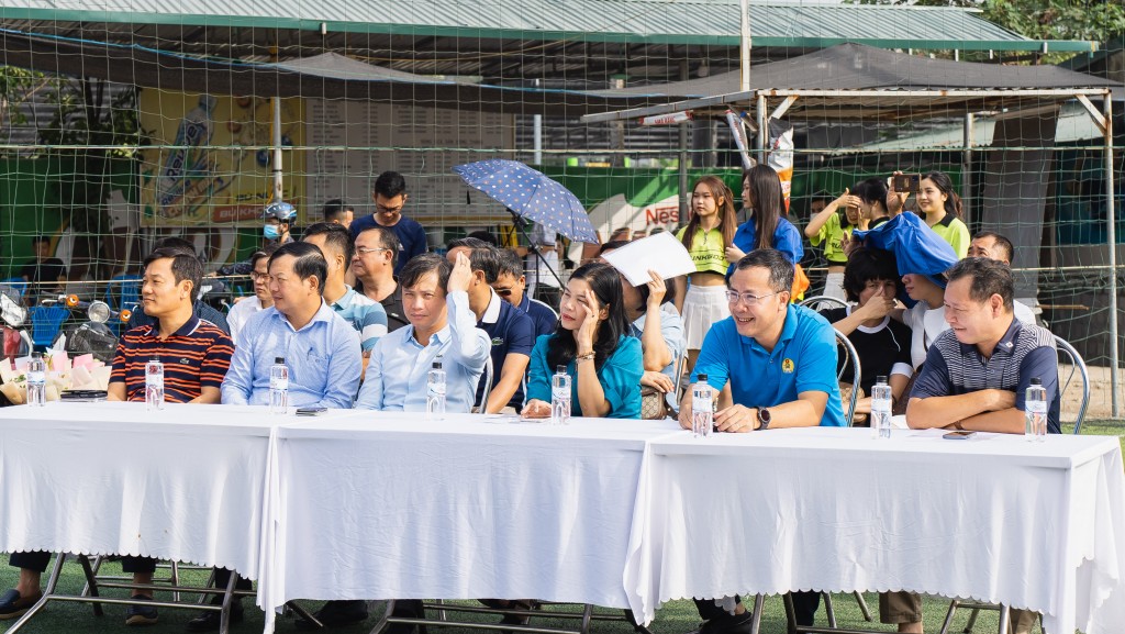 Lãnh đạo Tổng Công ty Vận tải Hà Nội cũng như đại diện các đơn vị trực thuộc tham dự lễ khai mạc giải đấu Lãnh đạo Tổng Công ty Vận tải Hà Nội cũng như đại diện các đơn vị trực thuộc tham dự lễ khai mạc giải đấu