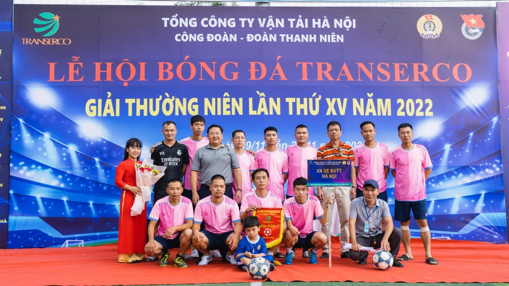 Đội bóng Xí nghiệp Xe buýt Hà Nội Đội bóng Xí nghiệp Xe buýt Hà Nội